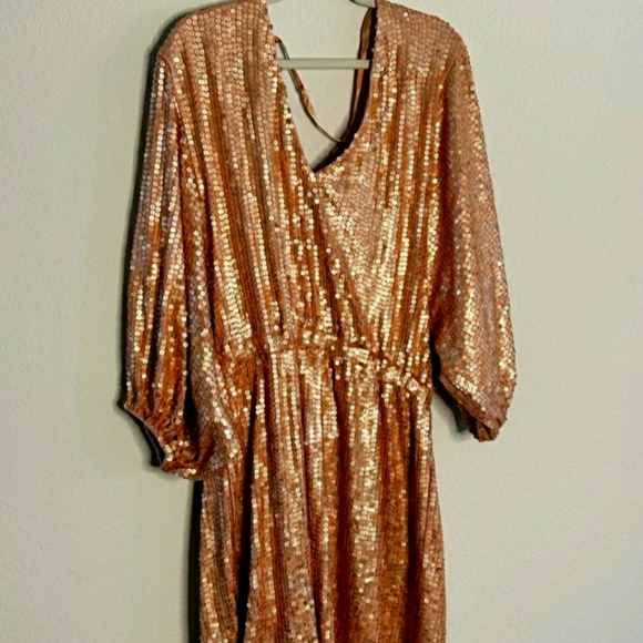 Show me your Mumu Genevieve Sequined Blouson Mini Dress Small - Picture 2 of 6
